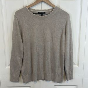 BANANA REPUBLIC Women’s Cream Crewneck Sweater